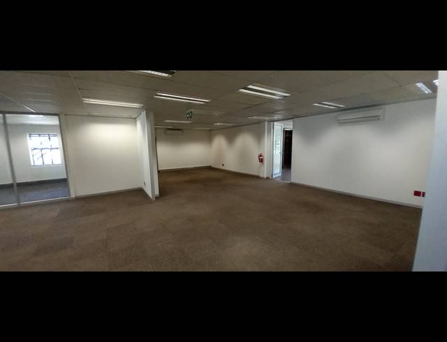 378M² OFFICE TO LET IN BRYANSTON